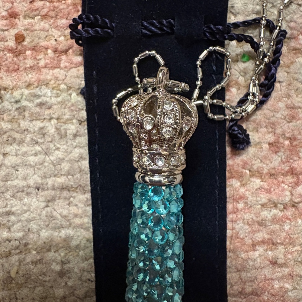 Set of 2 Lori Greiner Bedazzled Rhinestone Crown Top Pens on Chains - Picture 4 of 8